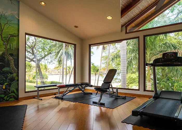Palms 5 Luxury Beachfront Villa *