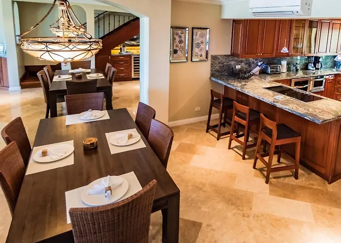 Villa Palms 5 Luxury Beachfront